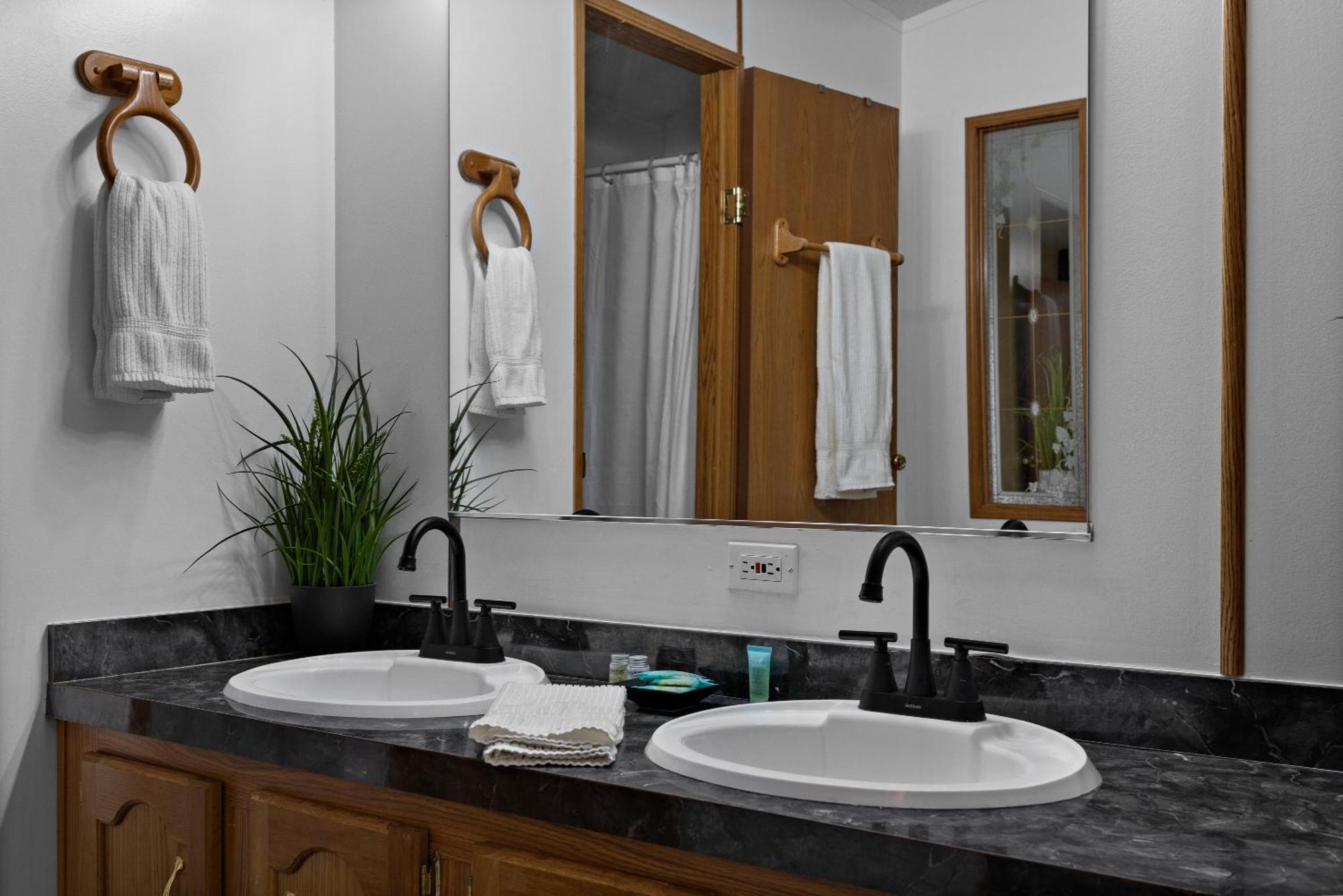 Let'S Go ! Fisherman, Families, Pools One Minute From Your Door, Comfort, Location Perfect, Amenity-Rich, Pup Friendly, Discover An Exceptional Wyoming Stay, Thermopolis River Walk Home At Hot Springs State Park, 'Where Families And Fisherman Stay' Exterior foto